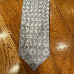 CROFT & BARROW BLUE GEOMETRIC PATTERN TIE